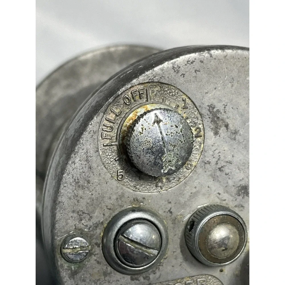 Pflueger Supreme Anti-Backlash Level Wind Bait Casting Fishing Reel -Vintage